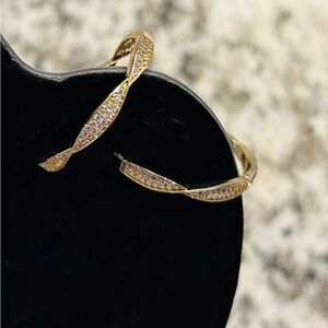 AMBER SCEATS Gold Plated 1” Hoops